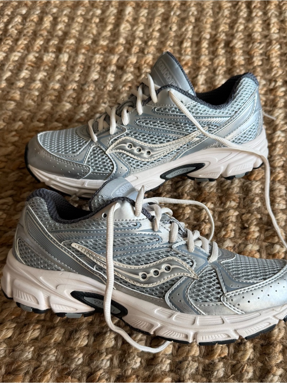 Saucony Women's Ride Millenium Throwback Sneakers Size 8